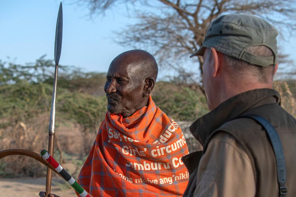 Mit einem Samburu im Gespräch