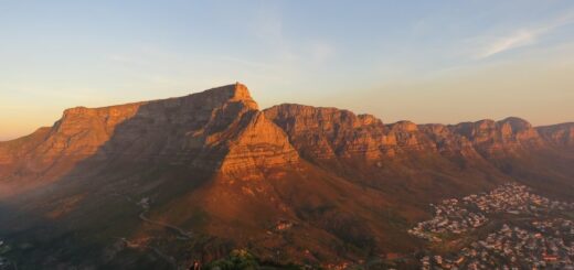 Südafrika-Tafelberg-im-Abendlicht 2022 | Erlebnisrundreisen.de