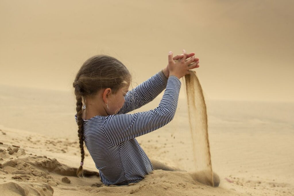 Kinder – Sandkasten in der Wüste am Sandwich Harbour