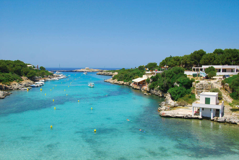 Blick vom Hotel Bahia auf die Bucht von Cala Santandria - Hotel Bahia | erlebnisreisen-afrika.de