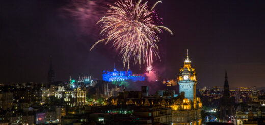 Feuerwerk über Edinburgh - Kenny Lam - © VisitScotland / Kenny Lam | erlebnisreisen-afrika.de