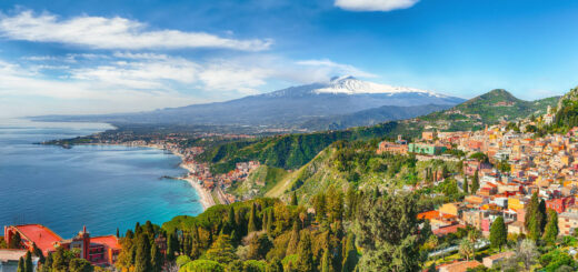 Blick von Taormina auf den Ätna - pilat666 - © pilat666 / Adobe.com | erlebnisreisen-afrika.de