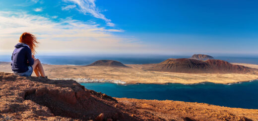 Blick auf La Graciosa - LuMaX - © LuMaX / Adobe.com | erlebnisreisen-afrika.de