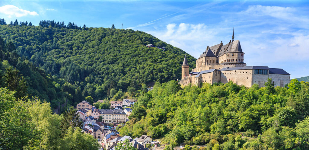 Schloss Vianden - pigprox - © pigprox / Adobe.com | erlebnisreisen-afrika.de