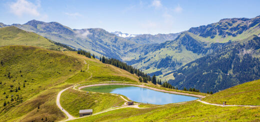 Wanderung am Schatzberg - Markus Zeller - © Markus Zeller / adobe.com | erlebnisreisen-afrika.de