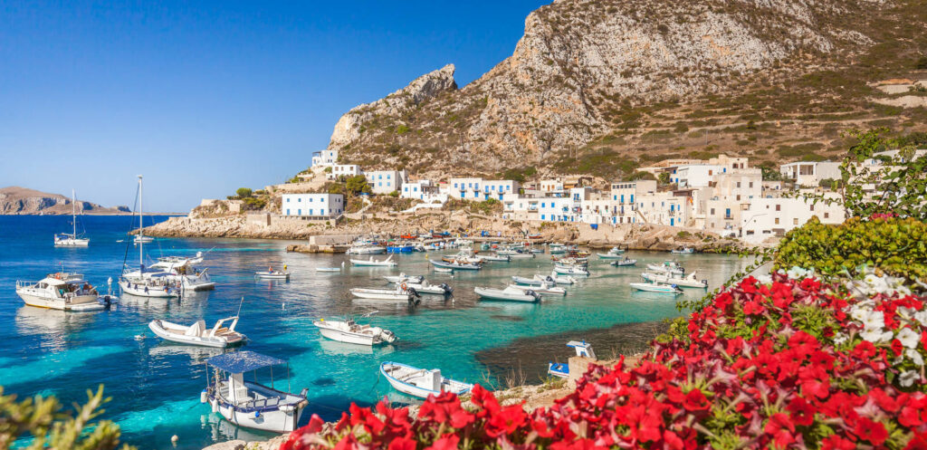 Hafen von Levanzo - Maurizio De Mattei / adobe.com - ©Maurizio De Mattei / adobe.com | erlebnisreisen-afrika.de