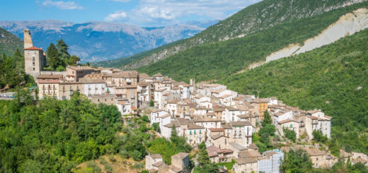 Blick auf Anversa degli Abruzzi - e55evu - © e55evu / adobe.com | erlebnisreisen-afrika.de