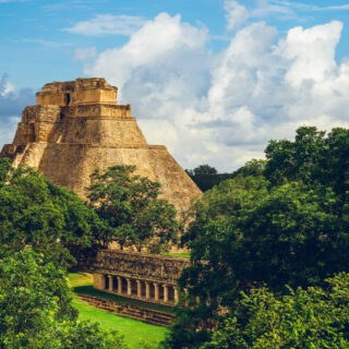 Pyramide des Zauberers in Uxmal - Richie Chan - © Richie Chan / Adobe.com | erlebnisreisen-afrika.de