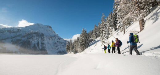 Winterwandern entlang des Seeufers - Dominik Ketz | erlebnisreisen-afrika.de